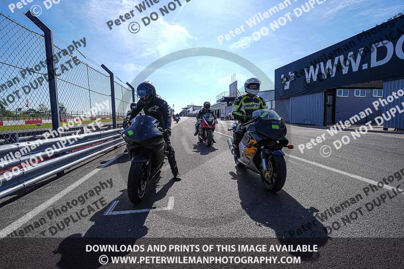 donington no limits trackday;donington park photographs;donington trackday photographs;no limits trackdays;peter wileman photography;trackday digital images;trackday photos